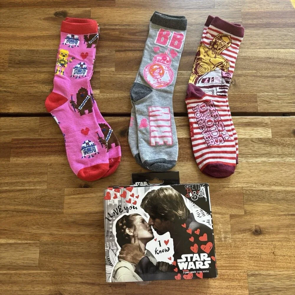 Disney Star Wars 3 Pairs Of Socks Women’s Size 4-8 BB 8 /C3PO / R2D2 DAMAGED BOX
